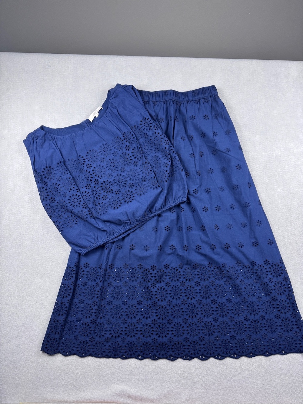 LOFT Navy Eyelet Pleated Bubble Top & Maxi Skirt Set Size Medium